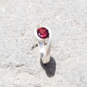 8 mm Round Garnet 925 Silver Ring &#39; Matte Finish Garnet Ring &#39; Ring For January &#39; Gift For Her &#39; Handmade Garnet Ring &#39; Garnet Ring