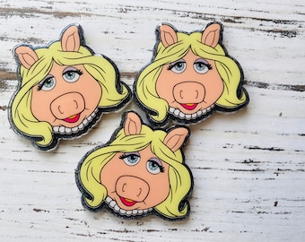 Miss . Piggy badge reel