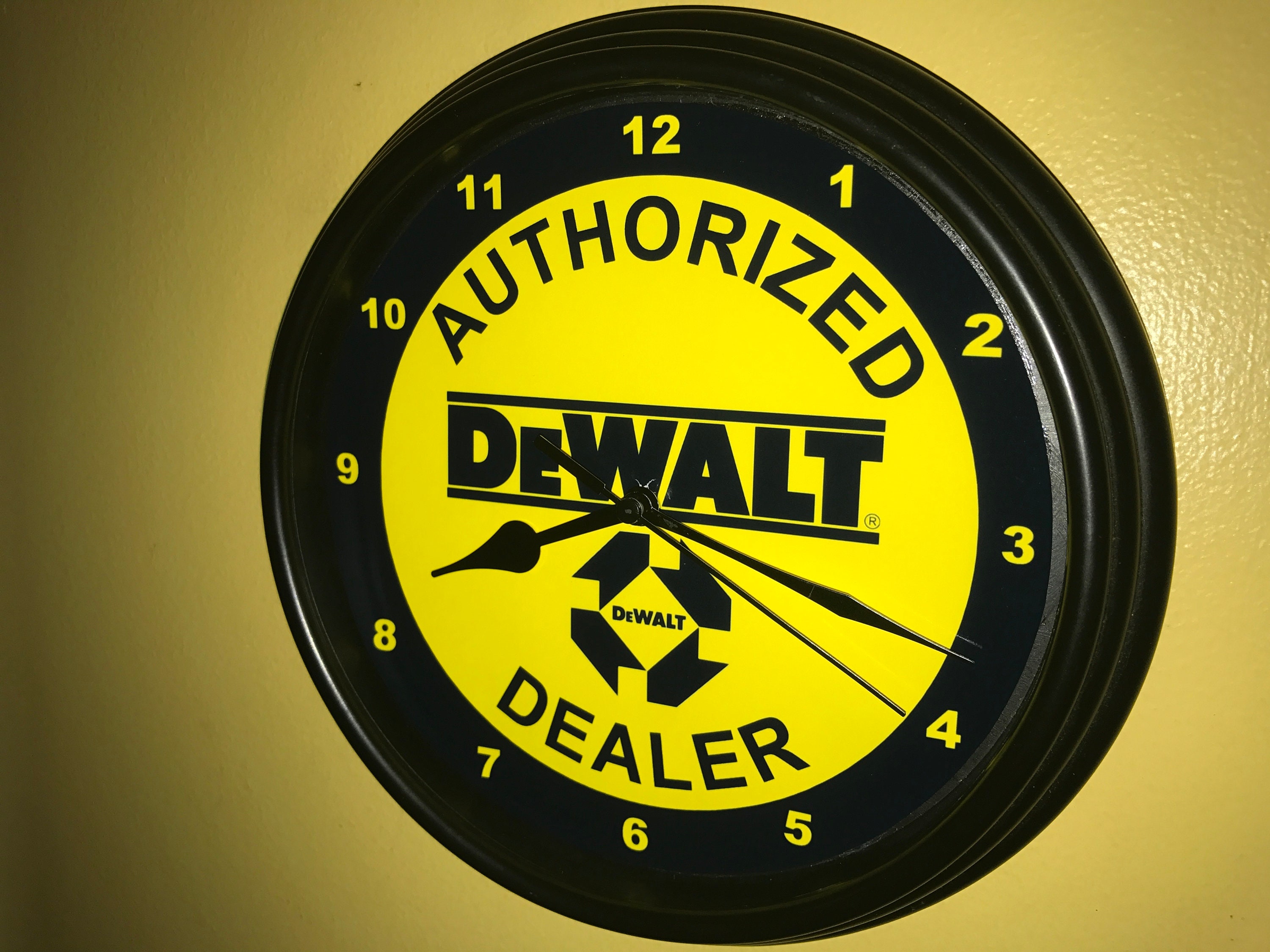 Dewalt Woodworker Carpenter Tools AuthDealer Bar Garage Advertising Man Cave Wall Clock Sign