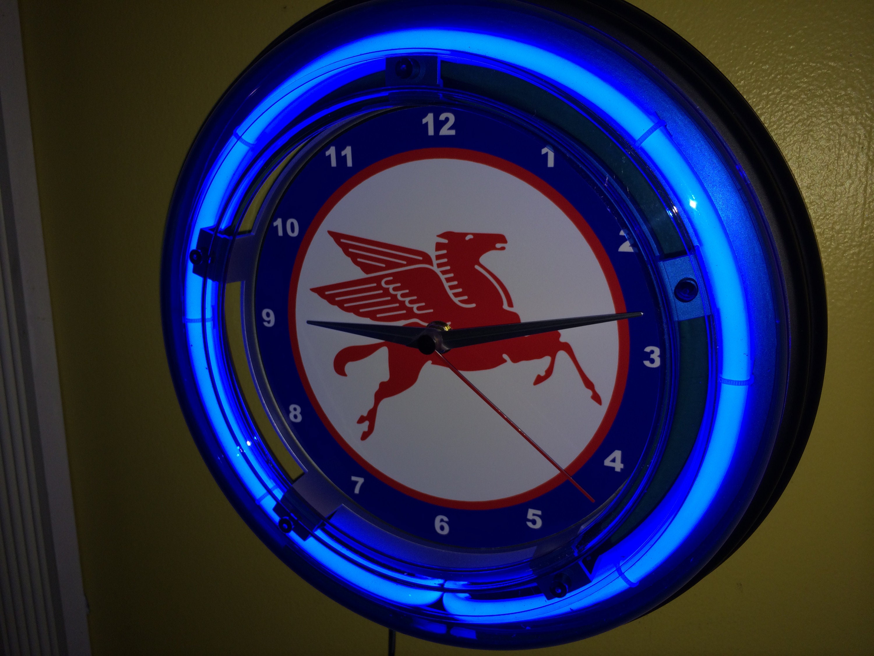 Mobil pegasus sign - Etsy 日本