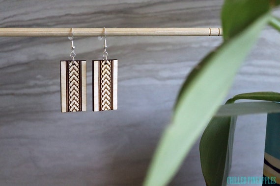 Short Polynesian Tribal Tapa Ihe Spearhead - Lightweight Wooden Earrings