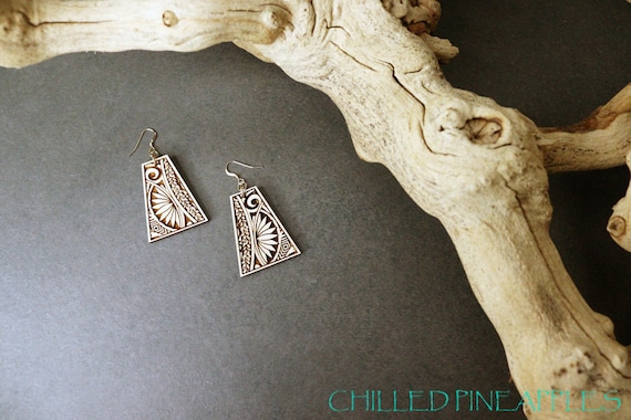 Polynesian Tribal Fan, Leaf, Leaves, Flower - Lightweight Birch Ply Laser-Etched Earrings