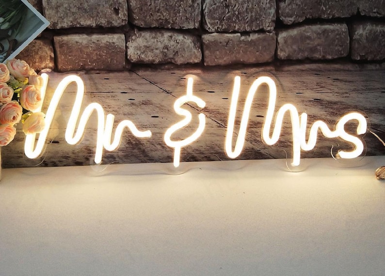 Neon Sign / Mr & Mrs. Neon Sign / Wedding Neon Sign / Home