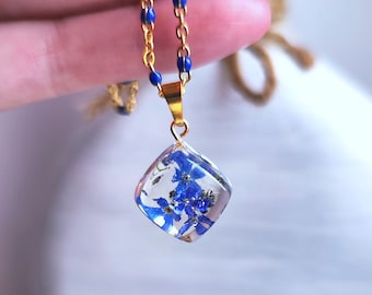 Forget me not necklace - Real dried flower cube resin pendant - Botanical resin  goldennecklace