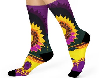 Calcetines largos artísticos con girasoles - Calcetines de caña media con estampado floral en morado y dorado llamativos.