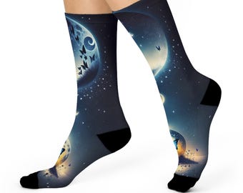Calcetines de la Galaxia de la Mariposa Celestial - Luz de Luna Cósmica y Silueta de Mariposa