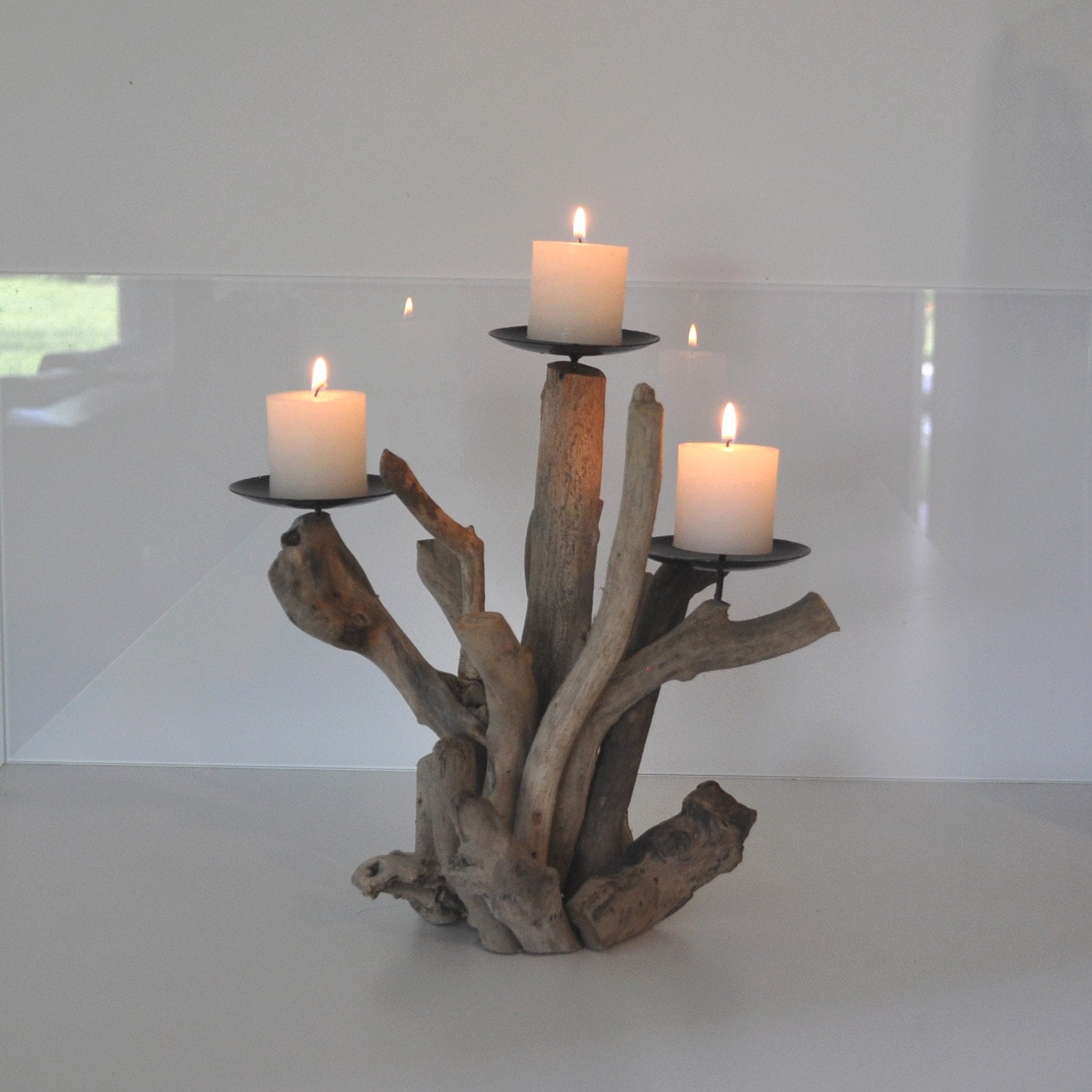 Momabatti · Bougeoir en bois clair sculpté nº148 main image 0