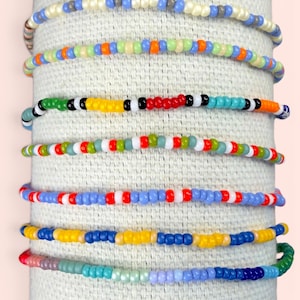 Bracelets colorés de perles de rocaille en verre de 2 mm, ensemble de bracelets extensibles empilables