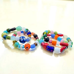 Conjunto de pulseras de cuentas de lampwork, joyería bohemia de vidrio vintage, pulseras gruesas hechas a mano