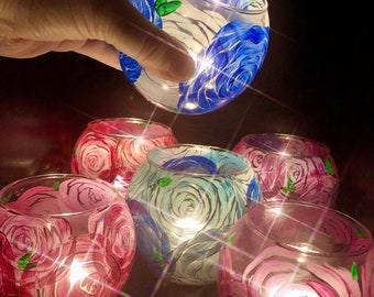 Portavelas de cristal rosa pintado a mano / Diseño floral vibrante