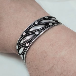 Berber cuff bracelet in solid silver, Berber jewelry, Berber ethnic bracelet, African jewelry, Morocco jewelry, solid silver 925