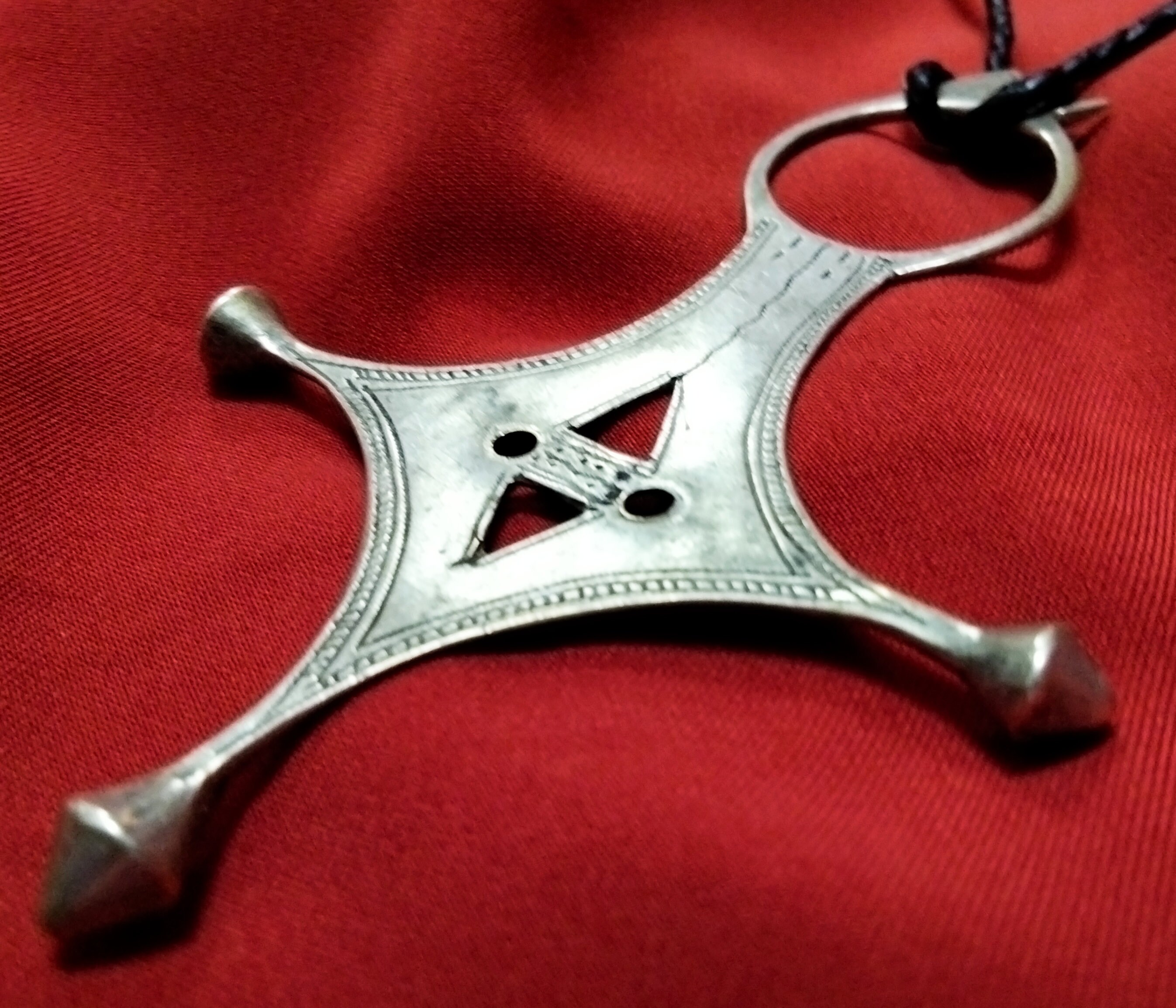 ニジェール - 925 スターリングシルバーの古代トゥアレグ クロス