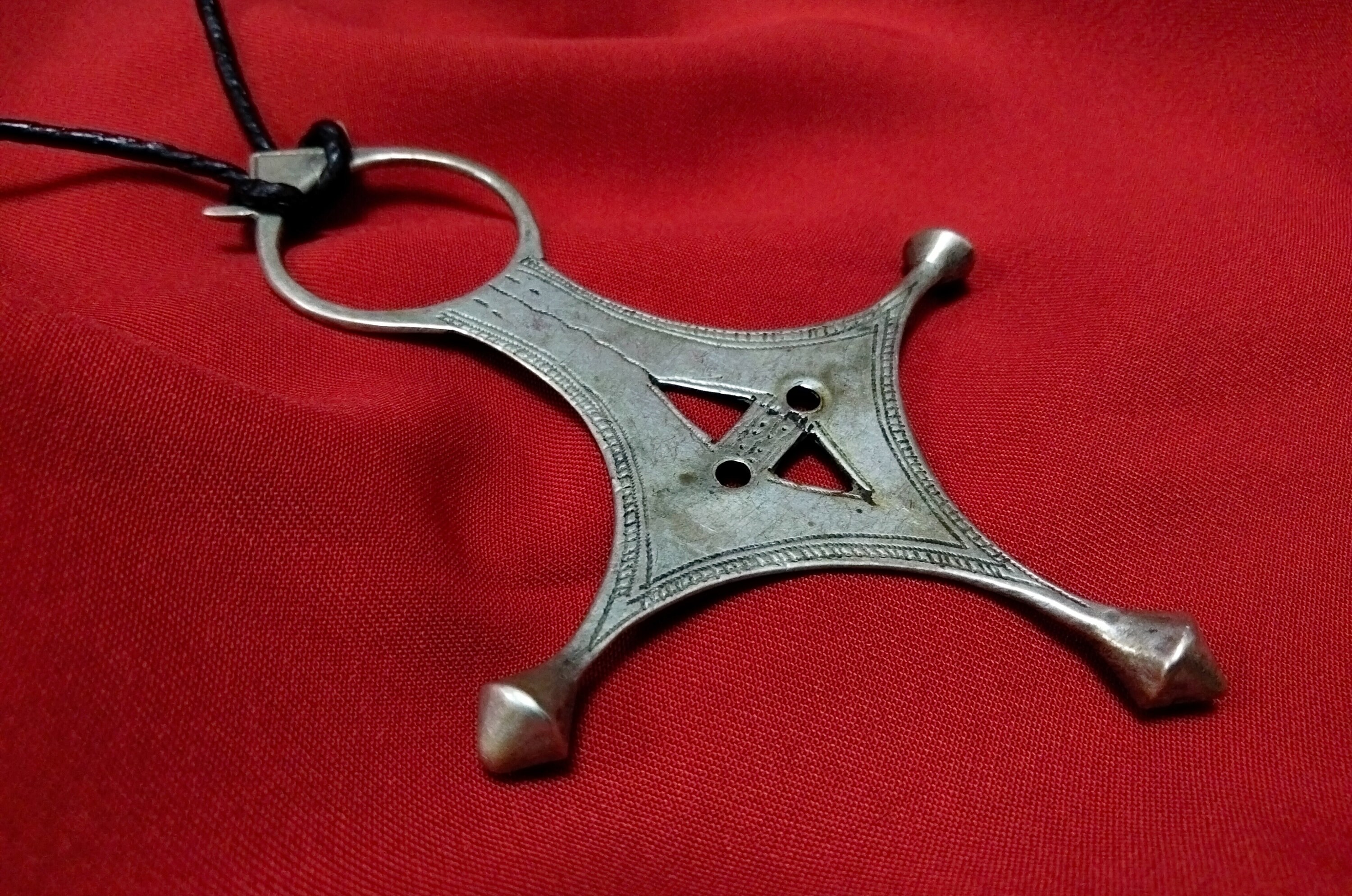 ニジェール - 925 スターリングシルバーの古代トゥアレグ クロス