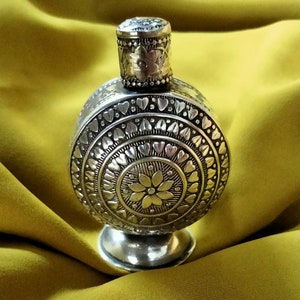 Vintage - Old handmade silver perfume/smell bottle with bakelite marker and cap. - Sterling silver.