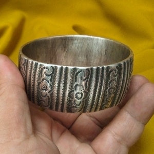 Morocco - old Berber bangle bracelet too thick, handmade, Berber jewelry, Tuareg, Jewish, Morocco jewelry, Moroccan antique bracelet.