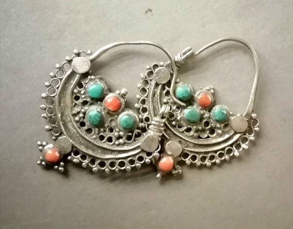 Handmade earrings from Afghanistan with glass
