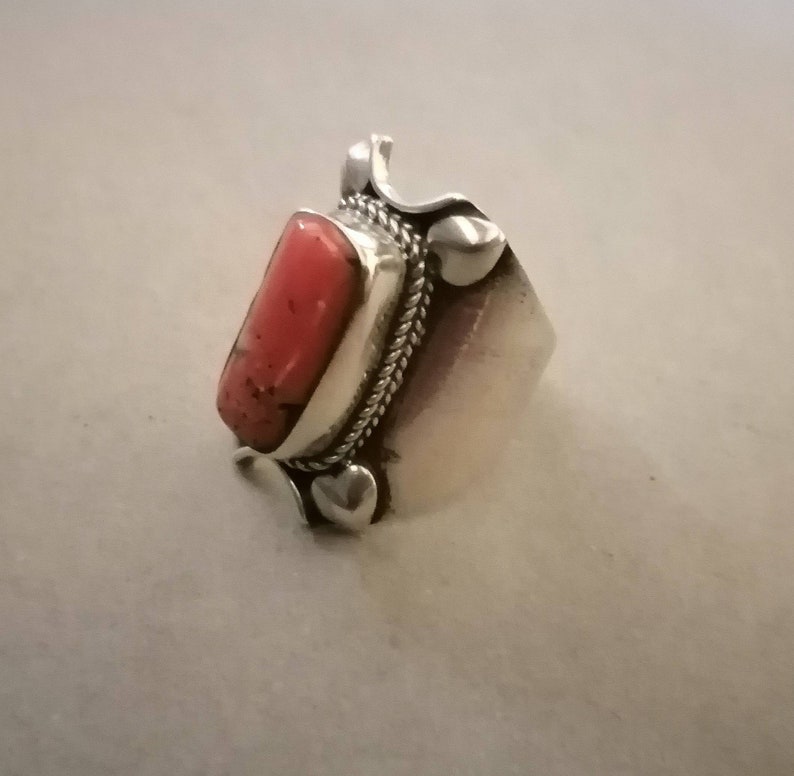 Ancient Berber ring in solid silver with a coral stone kabyle coral. woman/'s ring tuareg Berber ring Berber jewelry