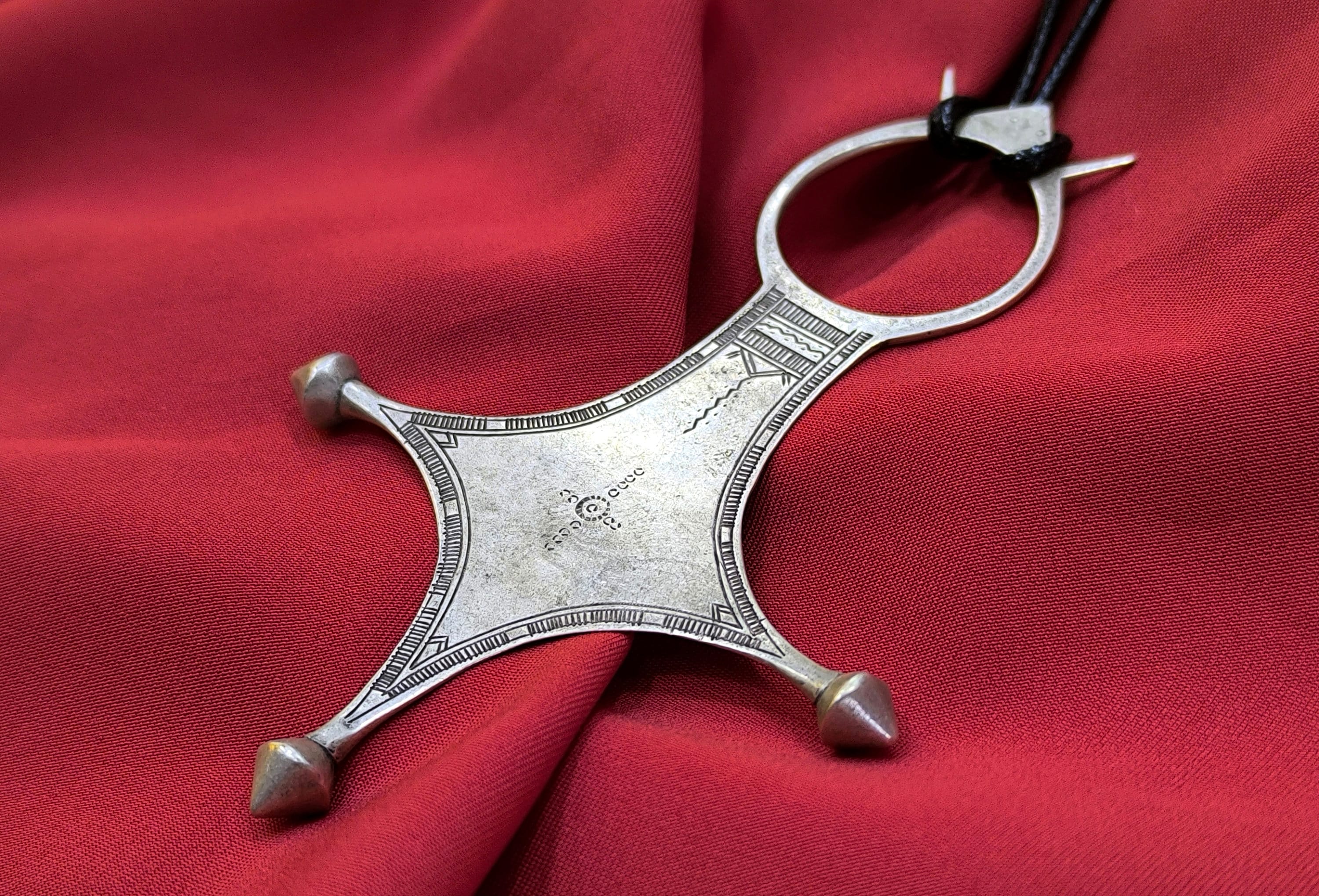 ニジェール - 925 スターリングシルバーの古代トゥアレグ クロス