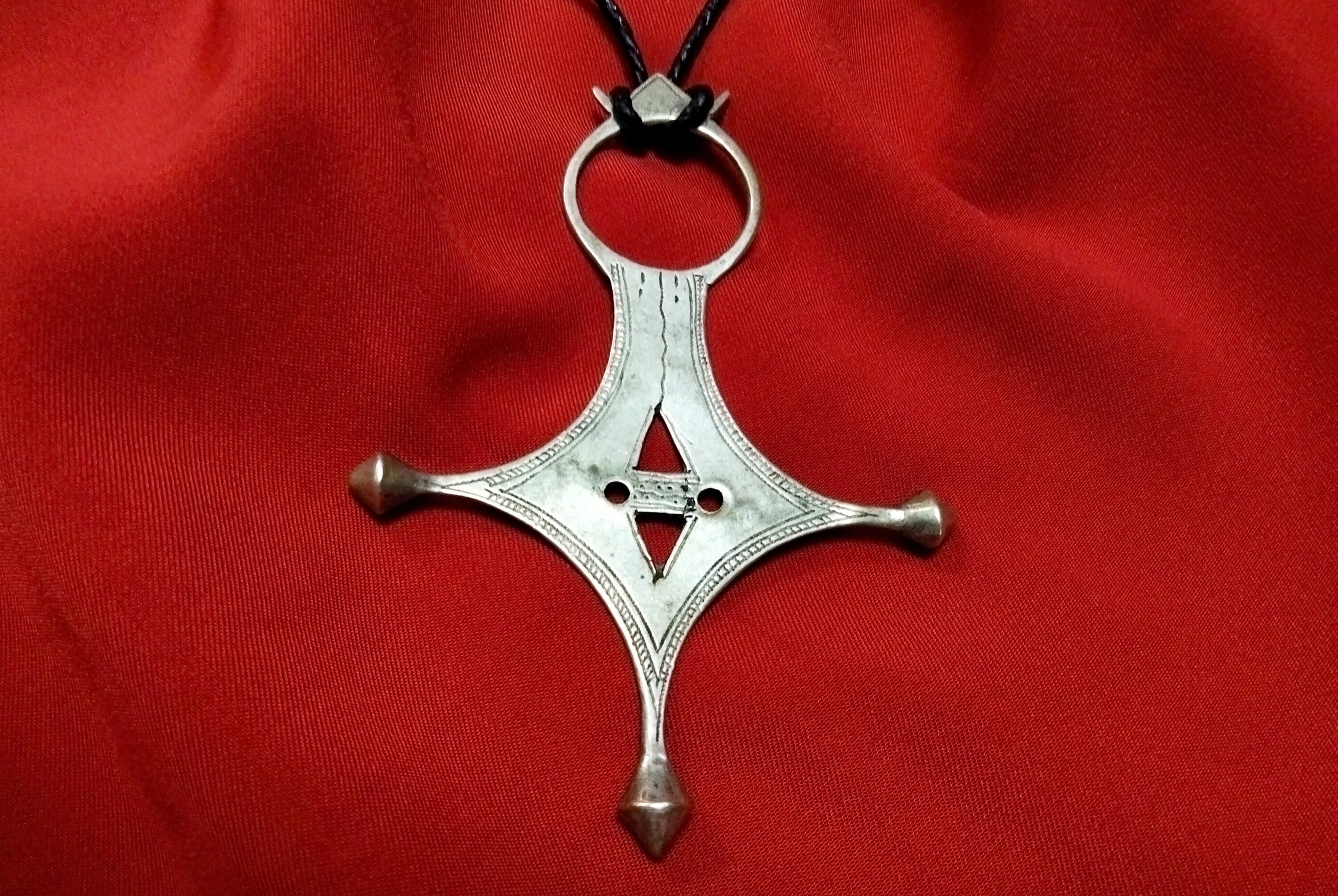 ニジェール - 925 スターリングシルバーの古代トゥアレグ クロス