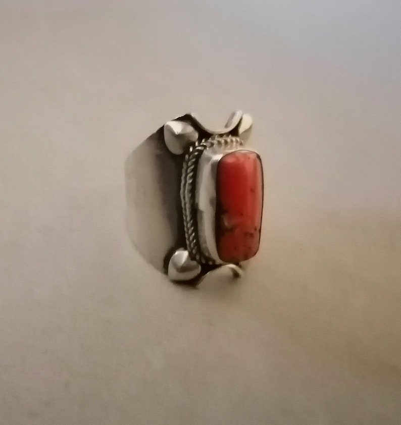 Ancient Berber ring in solid silver with a coral stone kabyle coral. woman/'s ring tuareg Berber ring Berber jewelry