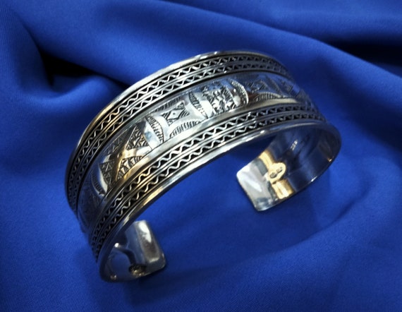 Solid Silver Tuareg Cuff Bracelet, Tuareg Jewelry, Niger Silver