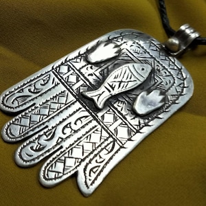 Morocco - Ancient Khamsa / hamsa Jewish amulet in silver, hand of Fatima / Jewish amulet / Berber Jewish jewelry / protective jewelry.