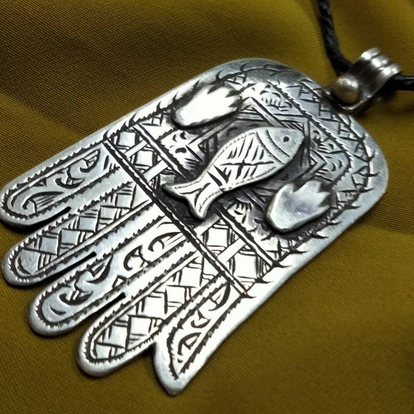 Morocco - Ancient Khamsa / hamsa Jewish amulet in silver, hand of Fatima / Jewish amulet / Berber Jewish jewelry / protective jewelry.