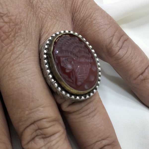 AFGHANISTAN - Un ancienne bague afghane en argent sterling avec une joli pierre de cornaline gravée, bijoux afghane, bague ethnique, tribale