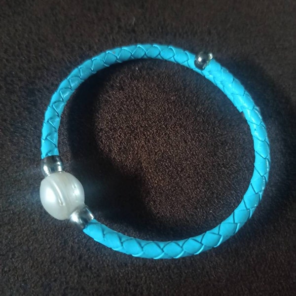 Bracelet cuir et perle d'eau douce