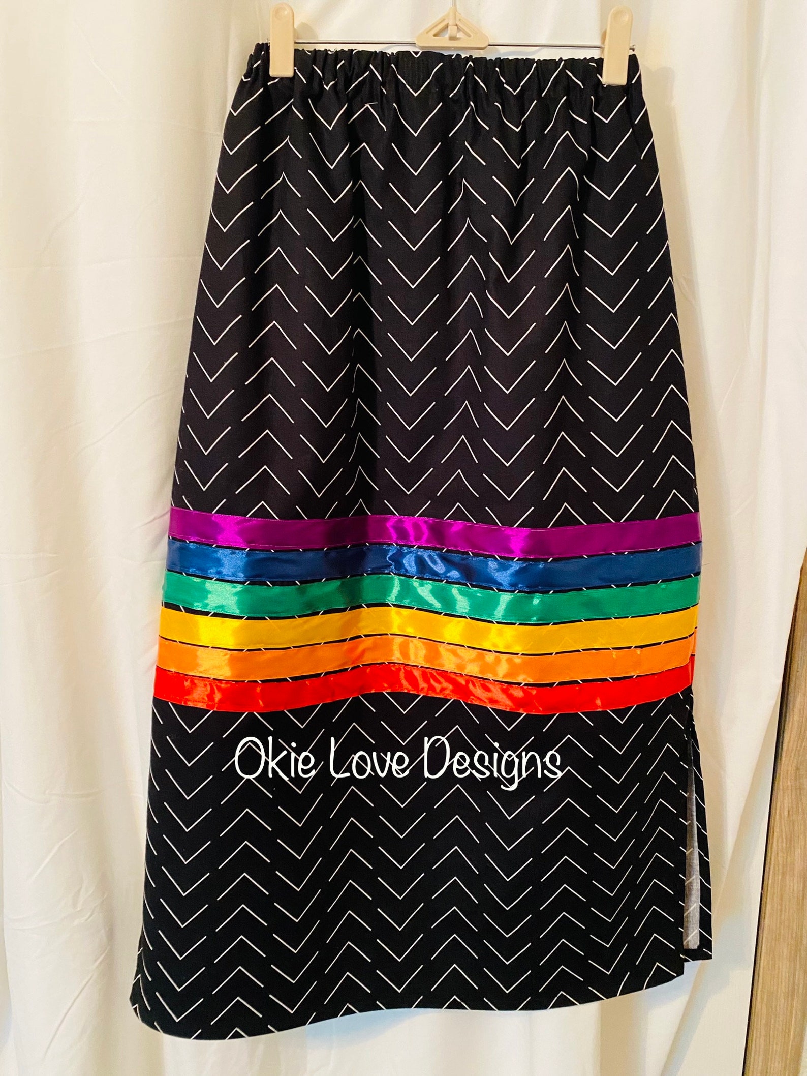 Black Pleated Ribbon Embroidery Skirt