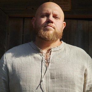 Vintage-Inspired Linen Shirt COLLOMIA