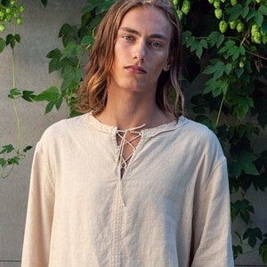 COLLOMIA Men&#39;s Linen Shirt: Medieval Charm, Modern Fit