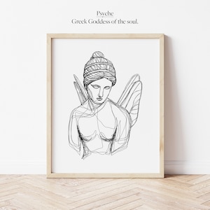 Könnte beinhalten: Ein gerahmter Schwarz-Weiß-Kunstdruck einer klassischen griechischen Statue. Das Kunstwerk zeigt eine Büste einer Frau mit Flügeln, betitelt "Psyche, griechische Göttin der Seele". Der Druck befindet sich in einem hellen Holzrahmen, der vor einer weißen Wand und einem Holzboden ausgestellt ist.