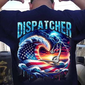 Geschenk mein Dispatcher, Dispatcher Shirt-Patriotic USA Flagge Wave Design, Kopfhörer Grafik T-Shirt, 911 Mitarbeiter Geschenk, Notruf Call Center Bekleidung