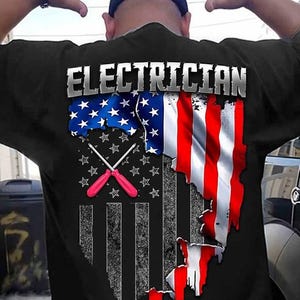 Electrician T-Shirt, Electrician Hoodie,Electrician for Dad–USA Flag Skull Electrician Shirt-Long Sleeve Gift for worker,Construction Worker