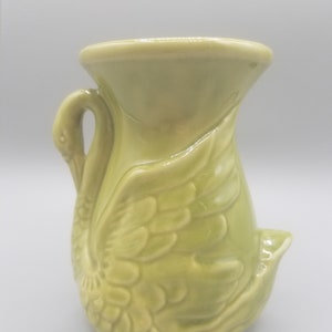 Shawnee USA 806 Swan Vase Medium Olive Green Art Pottery 6&quot; Tall
