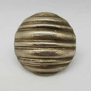 Scarf Clip Round Ribbed Disk Silver Tone Clamp Style Closure 1.25&quot;