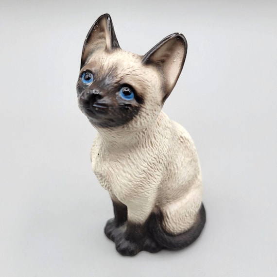 Harvey Knox Kingdom Siamese Cat Porcelain Sitting Global Art Japan