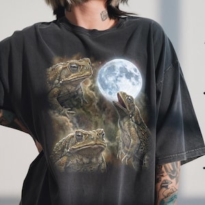 Comfort Colors® Three Toad Moon Shirt, Goblincore Gift, Screaming Cane Toad, Swamp