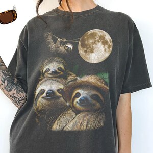 Vintage Sloth Shirt, 90s Bootleg Graphic Tee, Funny Sloth Lover Gift, Lazy Day T-Shirt image 4