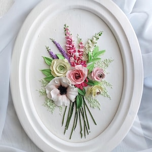 Bouquet de mariage, peinture 3D, art floral sculptural, décoration murale florale personnalisée, fleurs en plâtre faites main, cadre en bois ovale, art de la renoncule
