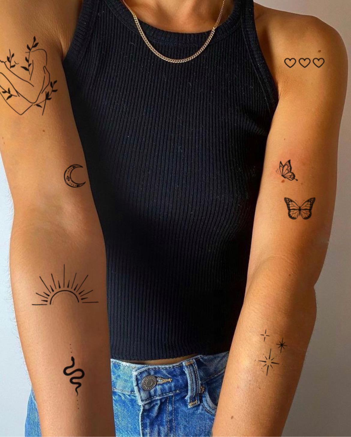 25 tatuajes temporales espirituales y botánicos | Luna Celestial, Serpiente, Mariposa, Flores, Estrellas | Arte corporal minimalista con tinta negra