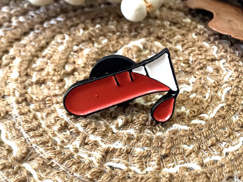Chemical element structure enamel pin hard enamel pins hat pins collar pin badge enamel pin funny kawaii enamel pin display Pins for Jeans