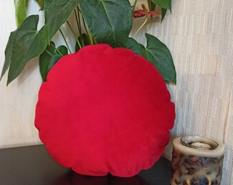 red round pillow