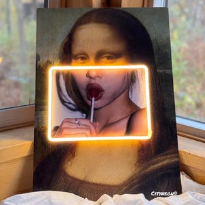 Mona Lisa Neon LED Wandkunst – Beleuchtetes Pop Art Decor für Zuhause, Loft, Büro