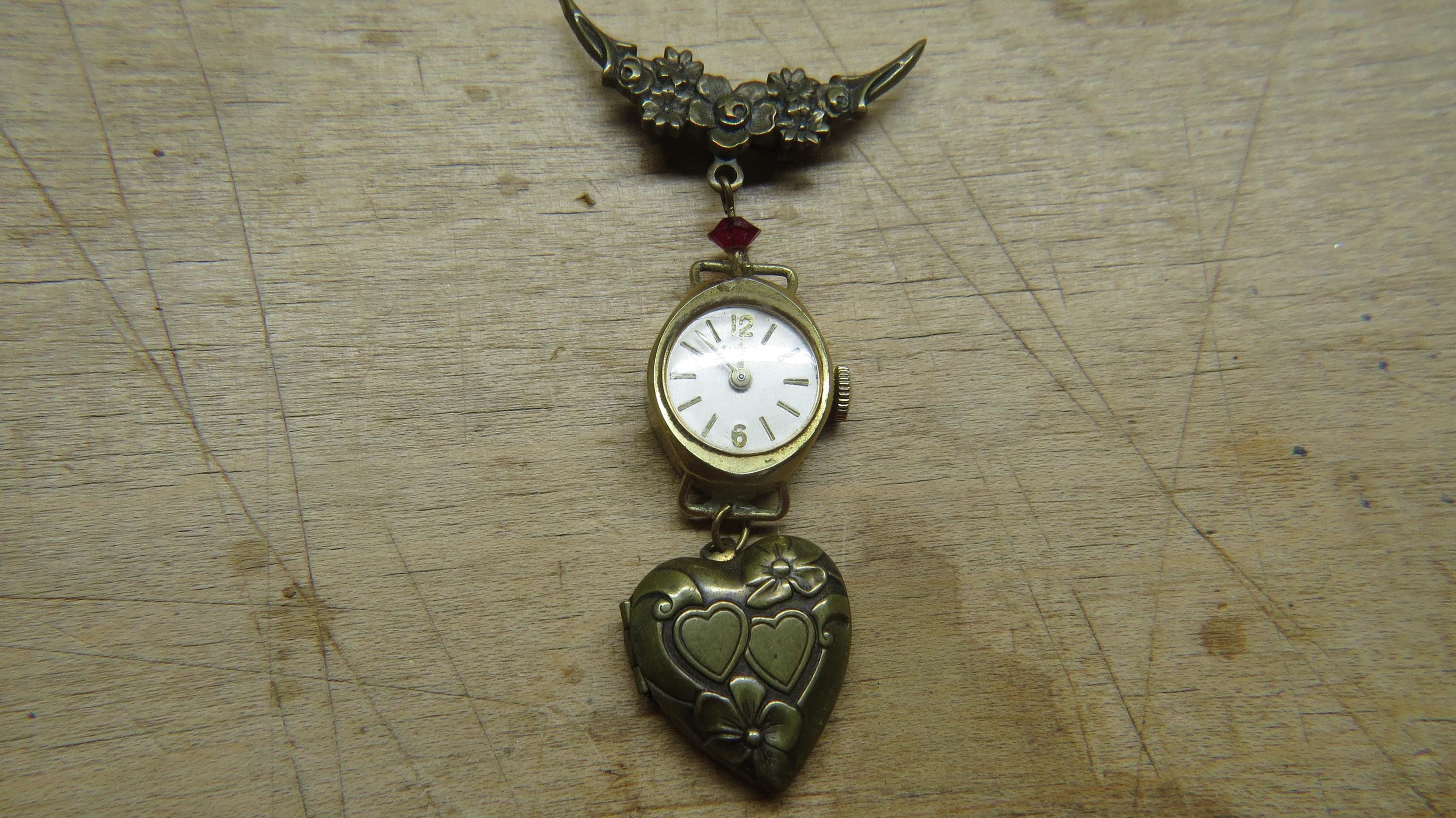 Geneva Gold Heart Pendant Watch Wined Up Watch No Battery Needed Lys Womens Heart Pendant Watch Gold Plated Manual Wind Swiss  main image 2