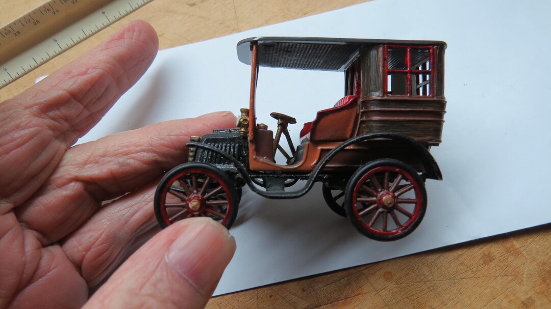 Rai JK Panhard et Levassor Tonneau Ballon 1899 Boîte Plexiglas VARIANTE 4 Rai JK Panhard et Levassor Tonneau Ballon 1899 Boîte Plexiglas VARIANTE 4