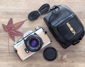 ほぼ新品のブラック Canon FTb QL SLR 35 mm フィルム カメラ +