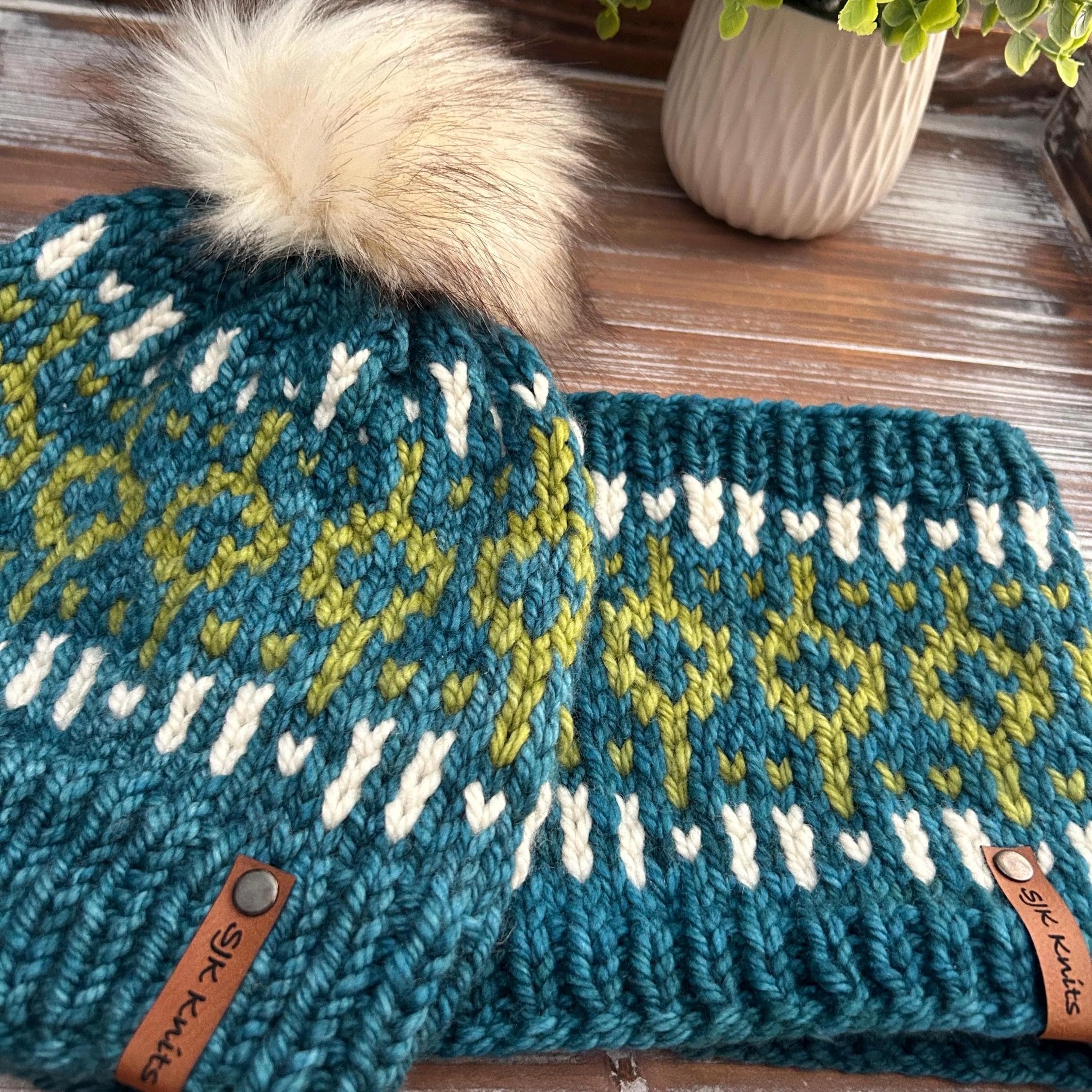 Hand Knit Fair Isle Hat & Cowl Set, Wool Blend, Fits 22  display picture 3