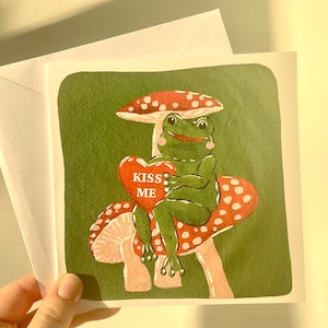 Kiss Me Frog / Frog / Mushroom / Frog on a Mushroom / Tarjeta en blanco / Tarjeta cuadrada